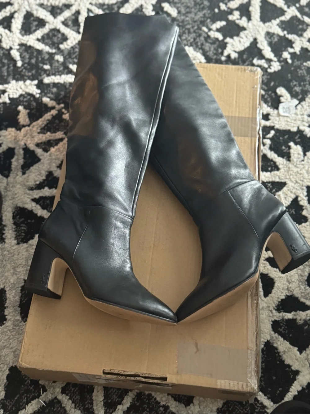 Sam Edelman Classic Black Knee-High Pointed Toe Boots - Women's Fashion size 9